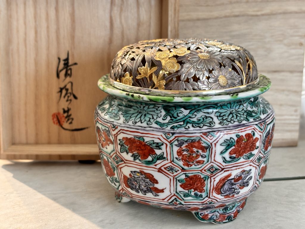 京都市東山区にて清風与平の香炉、真葛香斎の鉢を買取しました。